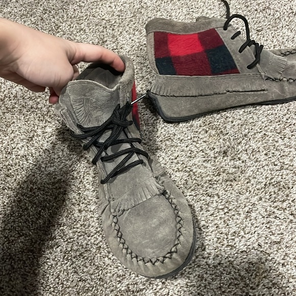 Laurentian Cheif Canada lace up red plaid moccasins - Picture 2 of 6